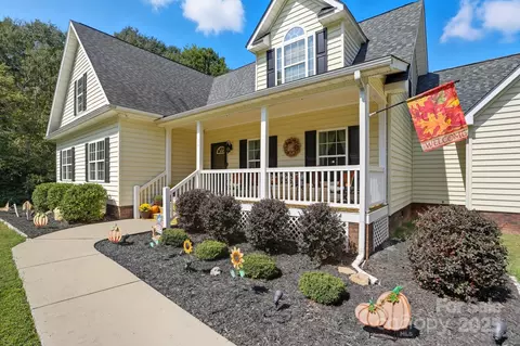 Exterior - 710 Mcdowell Pl, Stanley, NC 28164 photo 1 of 8