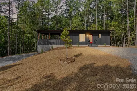 203 Golden Creek Rdg, Union Mills, NC 28167