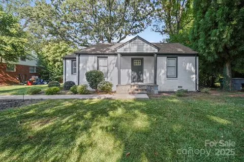 5030 Grapevine Dr, Charlotte, NC 28217