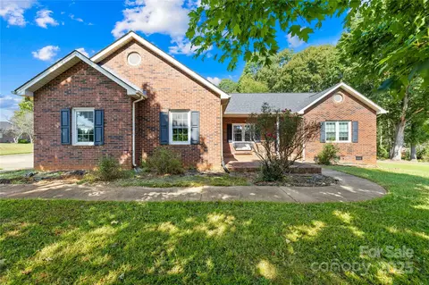107 Southern Pines Dr, Shelby, NC 28152
