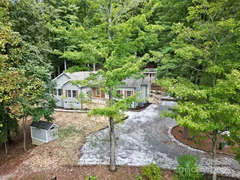 261 Lone Laurel Trl, Hendersonville, NC 28792