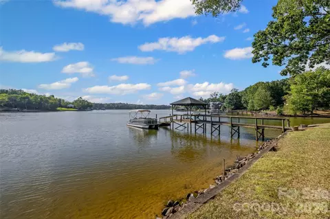 201 Price Place Ln, York, SC 29745