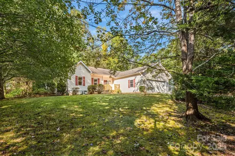 37 Poplar Creek Dr, Asheville, NC 28805