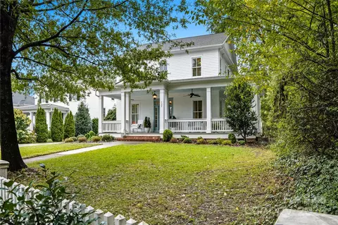 522 Potts St, Davidson, NC 28036