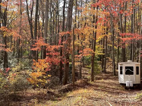 713 White Oak Creek Rd, Burnsville, NC 28714