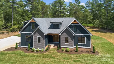 5681 Windward Ln, Granite Falls, NC 28630