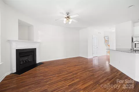 Living - 975 Copperstone Ln, Fort Mill, SC 29708 photo 4 of 5