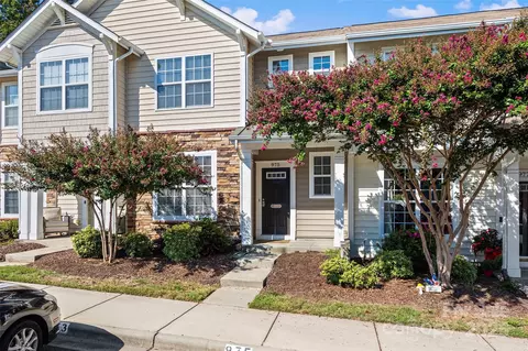 Exterior - 975 Copperstone Ln, Fort Mill, SC 29708 photo 2 of 4