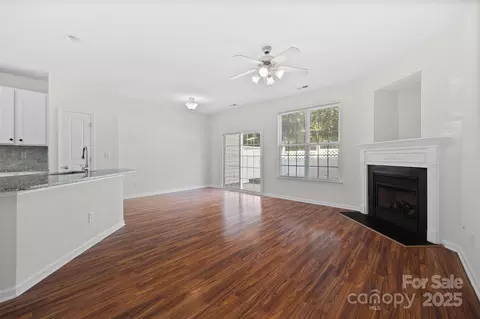 Living - 975 Copperstone Ln, Fort Mill, SC 29708 photo 2 of 5