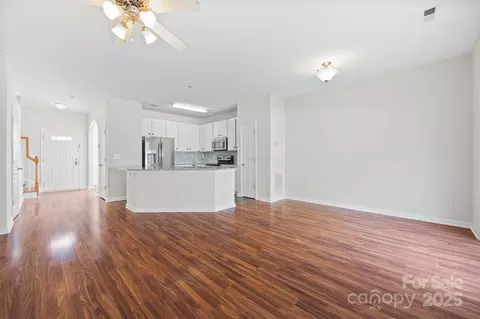 Living - 975 Copperstone Ln, Fort Mill, SC 29708 photo 3 of 5