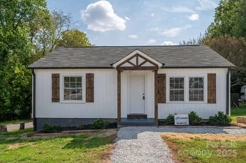 826 E Alexander St, Lincolnton, NC 28092