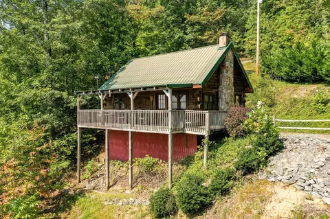 Exterior - 265 Hickory Nut Ln, Lake Lure, NC 28746 photo 4 of 8