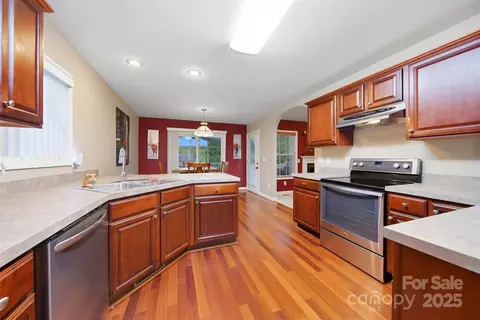 1611 Mayfair Dr, Conover, NC 28613 photo 13