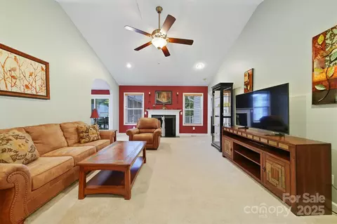1611 Mayfair Dr, Conover, NC 28613 photo 7