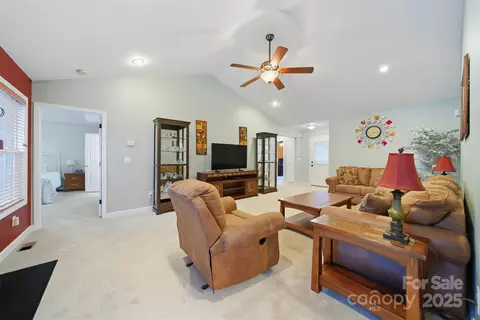 1611 Mayfair Dr, Conover, NC 28613 photo 6
