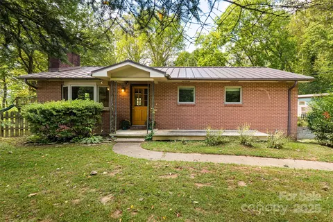 40 Governors View Rd, Asheville, NC 28805