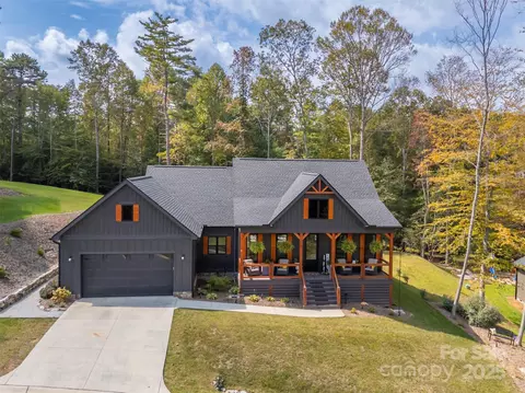 118 Byron Forest Dr, Horse Shoe, NC 28742