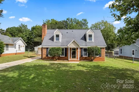 6606 Old Meadow Rd, Charlotte, NC 28227