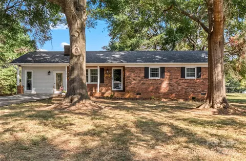 149 Somersault Ln, Elkin, NC 28621