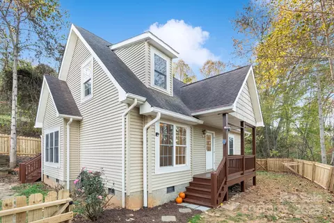 124 Sleepy Forest Dr, Leicester, NC 28748