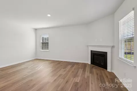 3919 Caroline Nw Ct NW, Conover, NC 28613 photo 5