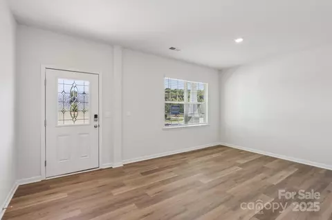 3919 Caroline Nw Ct NW, Conover, NC 28613 photo 3
