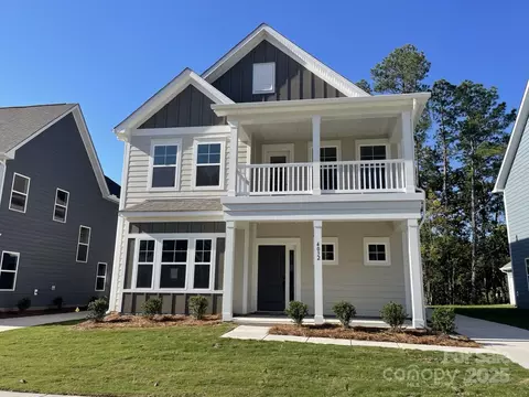 4032 Grommet Ct, Matthews, NC 28105