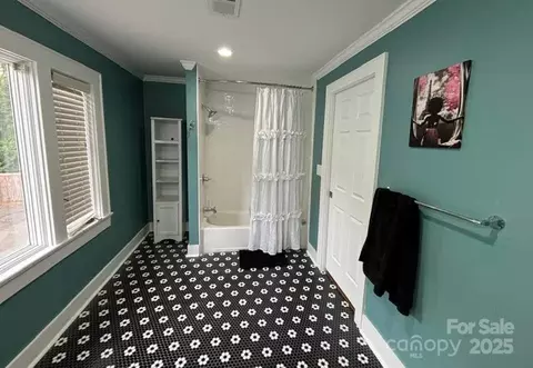 Bath - 1202 E Franklin St, Monroe, NC 28112 photo 7 of 8