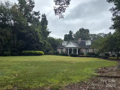 Exterior - 1202 E Franklin St, Monroe, NC 28112 photo 1 of 7