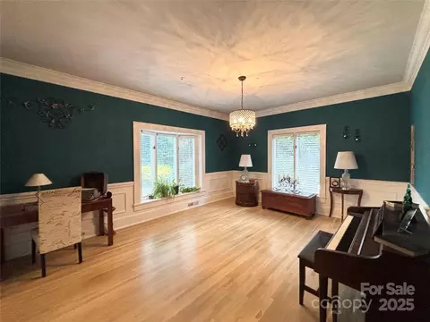 Living - 1202 E Franklin St, Monroe, NC 28112 photo 4 of 7