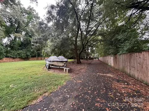 Exterior - 1202 E Franklin St, Monroe, NC 28112 photo 2 of 7