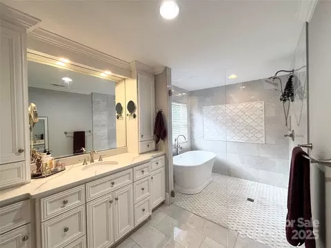 Bath - 1202 E Franklin St, Monroe, NC 28112 photo 5 of 8