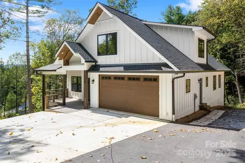 19 Terrace Forest Trl, Horse Shoe, NC 28742