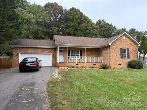2101 Redberry Ln, Conover, NC 28613