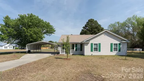 103 Bluebird Ct, Rockingham, NC 28379