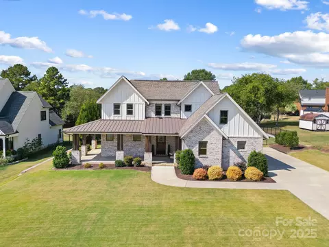 7966 Dell Dr, Harrisburg, NC 28075