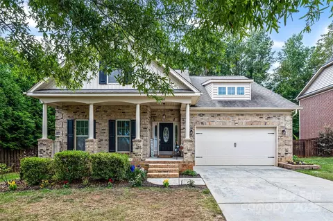 121 Misty Woods Dr, Clover, SC 29710