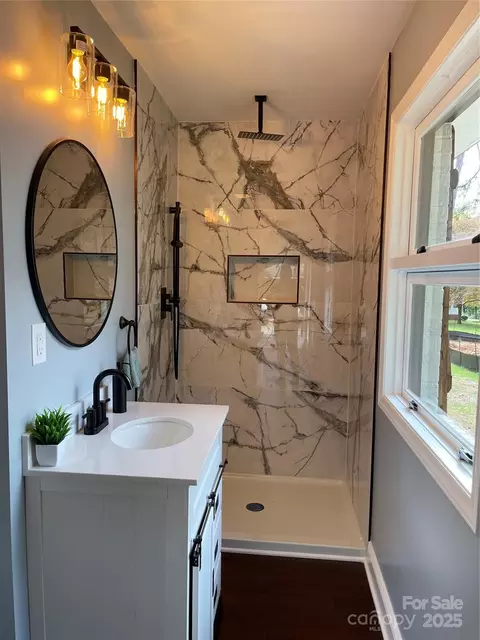 Bath - 910 S Spencer Ave, Spencer, NC 28159 photo 3 of 3