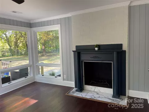 Living - 910 S Spencer Ave, Spencer, NC 28159 photo 3 of 3