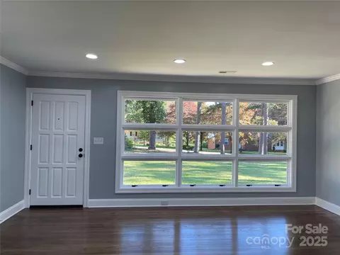 Living - 910 S Spencer Ave, Spencer, NC 28159 photo 1 of 3