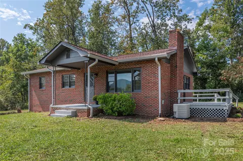 133 Little Pine Dr, Fletcher, NC 28732