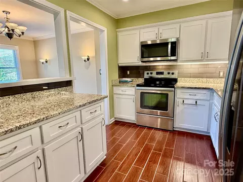 Kitchen - 77 Chestnut 103 St #103, Tryon, NC 28782 photo 1 of 2