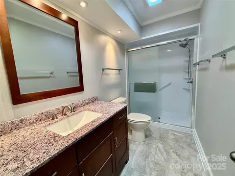 Bath - 77 Chestnut 103 St #103, Tryon, NC 28782 photo 1 of 2