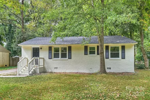 1709 Masonic Dr, Charlotte, NC 28205