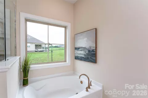 Bath - 3030 Buffet 49 Ln #49, Monroe, NC 28110 photo 1 of 5