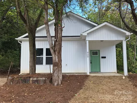 909 Roosevelt St, Winston Salem, NC 27105