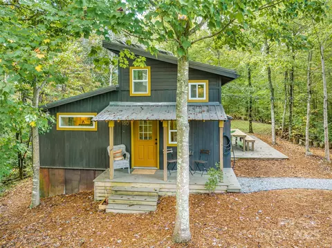 160 Ivy Bluffs Rd, Marshall, NC 28753