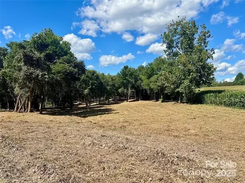 2095 Hatties 3 Way #3, Hamptonville, NC 27020