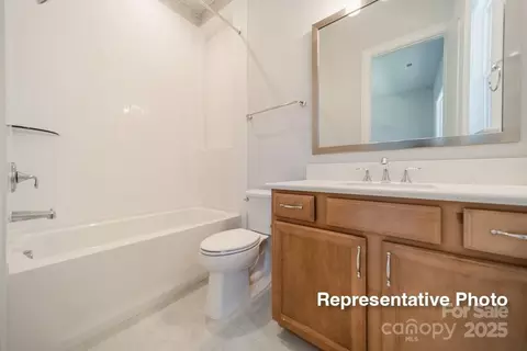 Bath - 414 Turtleback Rdg, Matthews, NC 28104 photo 1 of 5