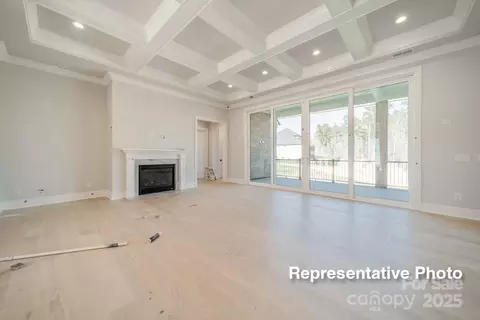 Living - 414 Turtleback Rdg, Matthews, NC 28104 photo 3 of 7